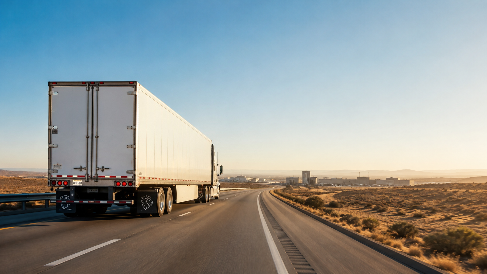 Lion Road trailer on the highway toward the border region